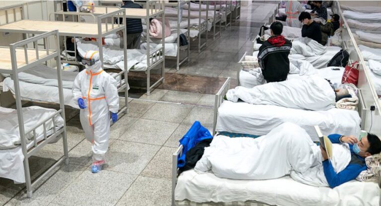 Rreziku në spitale, koronavirusi mund të përhapet edhe nga veshjet e mjekëve