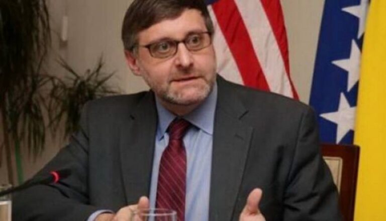 Palmer: Të hiqen vizat për Kosovën, bisedime me Shkupin e Tiranën