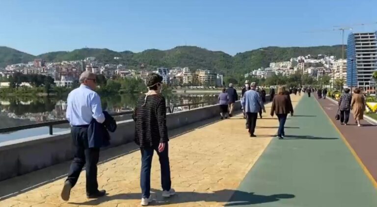 Rama nxjerr videon pensionistëve: Shembuj qytetarie