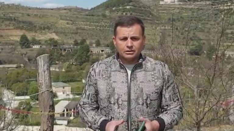 Rasti i parë me COVID-19 në Poliçan, Zotka: Zoti i paftë ata që hoqën postbllokun në hyrje të qytetit!