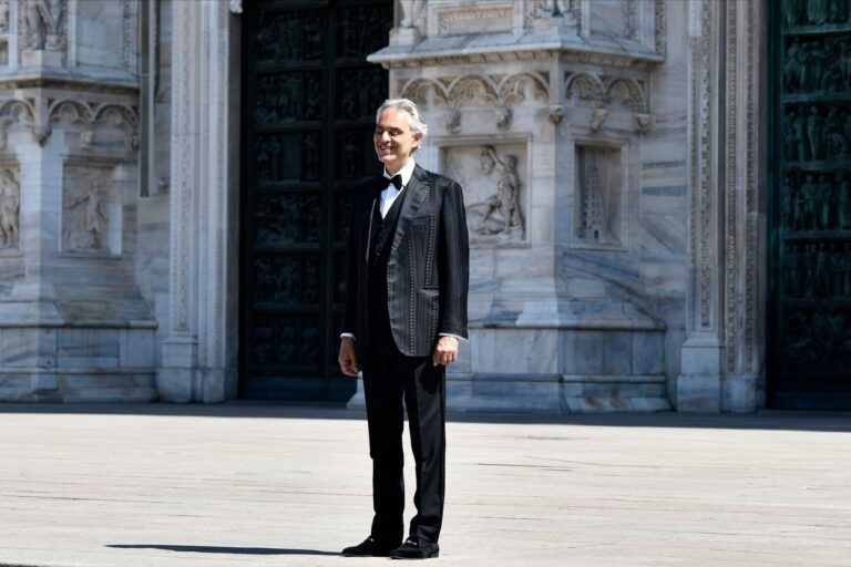 Andrea Bocelli koncert live nga Katedralja e Duomos (VIDEO)