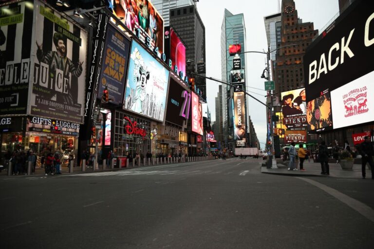 New York kthehet në qytet ”fantazmë”