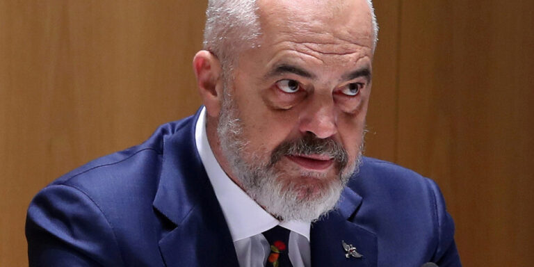 ”Die Tageszeitung”: Rama është Mister Corona, njerëzit pranojnë masat nga frika se…