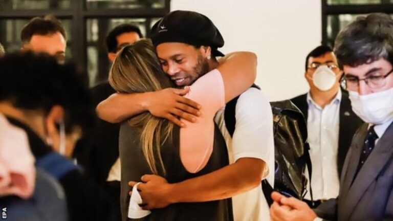 Pagoi një “mal” me para, Ronaldinho del nga burgu dhe vendoset në arrest shtëpie