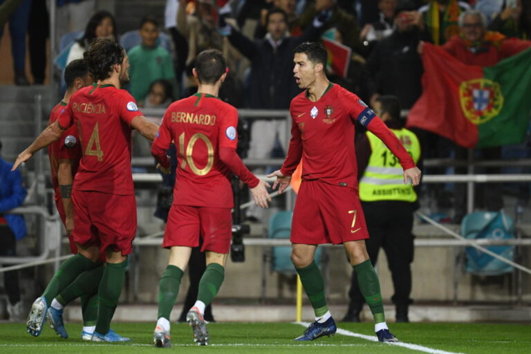 Ronaldo me shokë bëjnë gjestin e madh për futbollin amator në Portugali