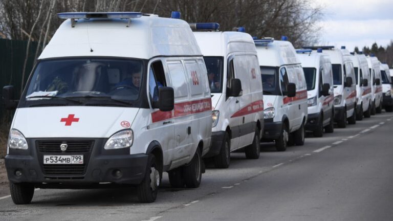 VIDEO/ E diel dramatike në Rusi, koronavirusi “paralizon” Moskën, radhë kilometrike ambulancash me të infektuar