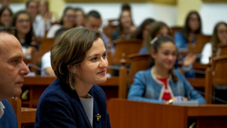 Krijohet dritarja e veçantë online nëse nxënësit do të kenë nevojë për psikologun