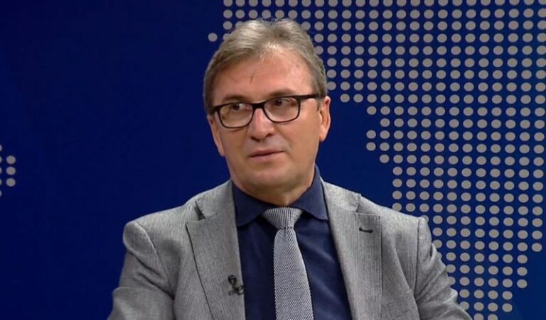 “Shumica e pacientëve janë trajtuar në shtëpi”, Brataj: Kemi marrë 700 mijë thirrje për koronavirusin