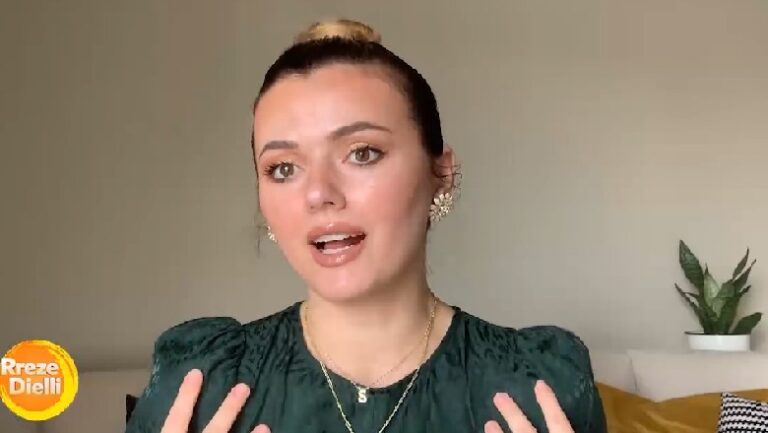 Në ditë kur të gjithë kemi nevojë të ndihemi mirë, këshilla mode nga Stela Sallaku