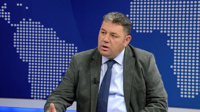 Epidemiologu Ulqinaku: Kurba është në rritje! Pse s’ka asnjë shenjë të zhduket koronavirusi