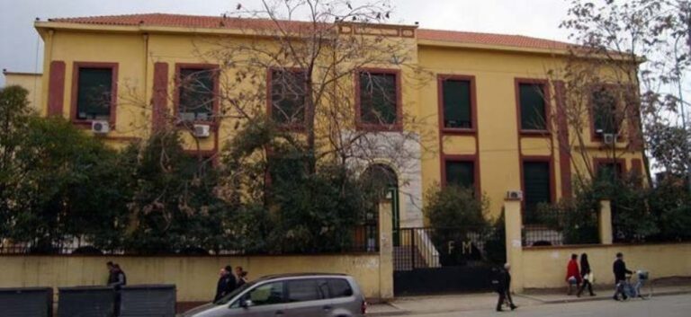 Urdhri i “Mjekësisë”: Leksionet dhe seminaret konsiderohen detyrime të kryera, provimet me shkrim në grupe të vogla ose online