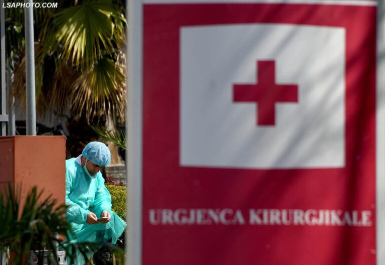Burrë e grua preken nga koronavirusi, ishin komshinj të 77-vjeçarit që humbi jetën në Durrës