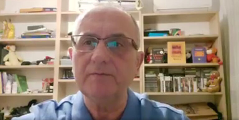 Rama postoi video nga Vunoi. Petrit Vasili i kthehet: Edi! Në Vuno ka Polifoni, jo klarinetë të vetmuar!
