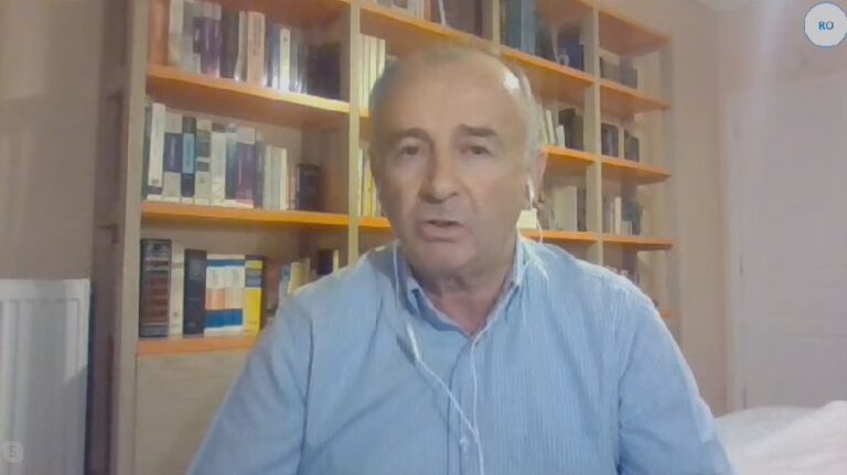 Doktor Vasil Llajo shpjegon dy llojet e testeve që bëhen për të zbuluar Covid-19
