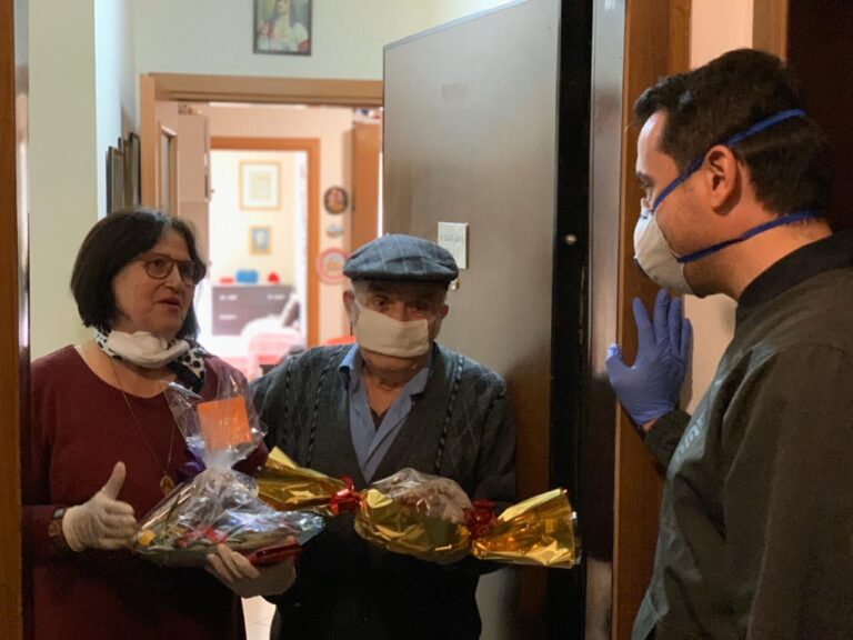 Pashkët në kohën e koronavirusit! Bashkia e Tiranës shpërndan ndihma për disa familje të krishtera