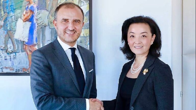 Dy reagime të ndryshme për heshtjen e disa ambasadorëve për rastin e Teatrit
