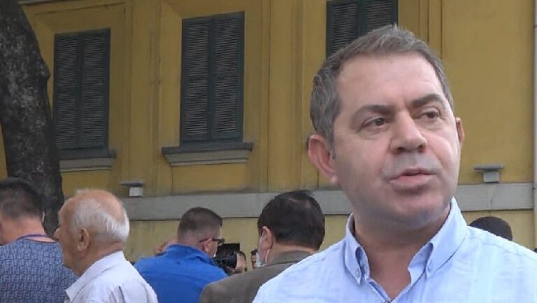 Idrizi: Opozita duhet të bëjë sakrifica, çdo ditë protesta