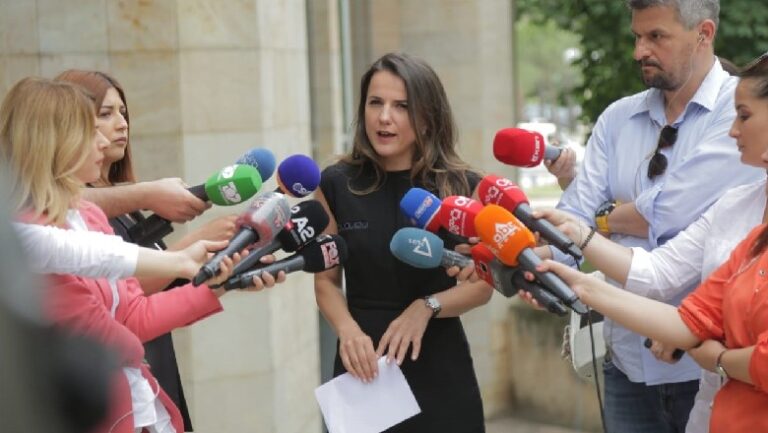 PD të vijë në tryezë/ Hajdari: E mbështes protestën e sotme