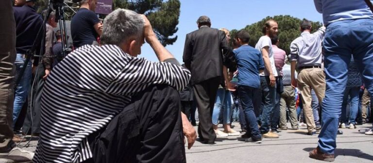 Fillojnë protestat kundër Qeverisë, nuk pyesin për “ligjin e luftës” së kryeministrit