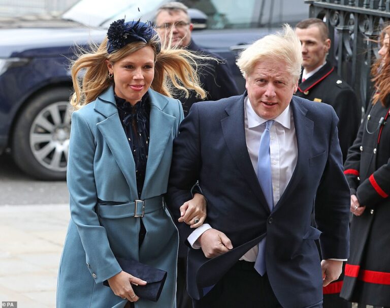 Publikohet fotoja parë e djalit të Boris Johnson, ja çfarë kuptimi ka emri i veçantë që kanë zgjedhur