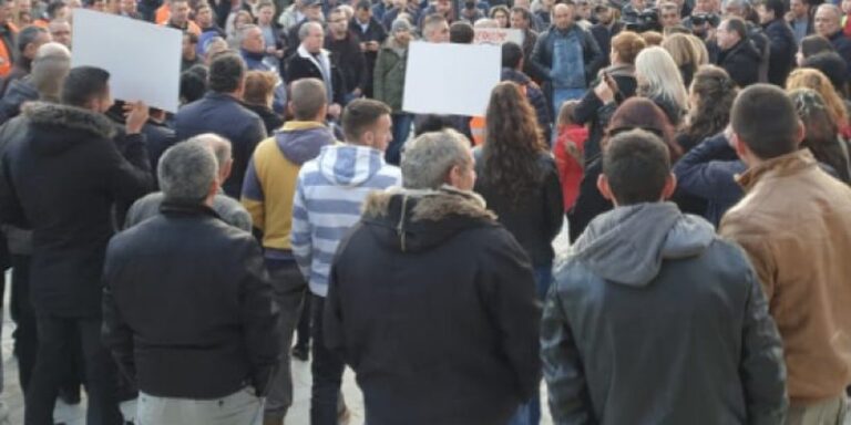 Çfarë po ndodh në Berat? Biznesmenët dalin në protestë, ja çfarë kërkojnë