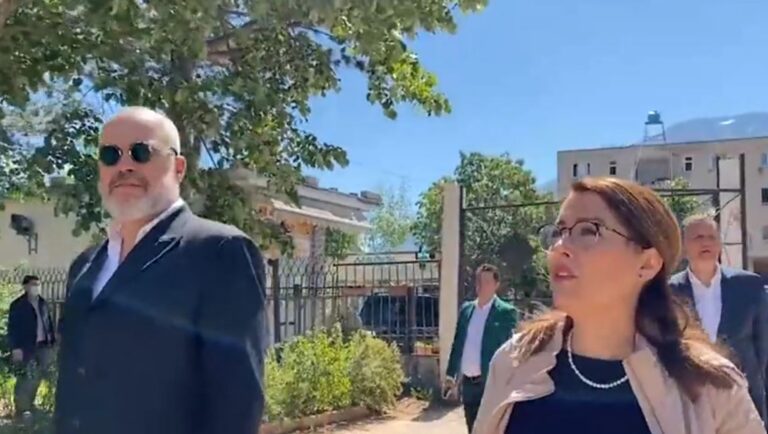 Inspektojnë punimet në spitalin e ri të Kukësit, Rama dhe Manastirliu: Ja kur përfundon