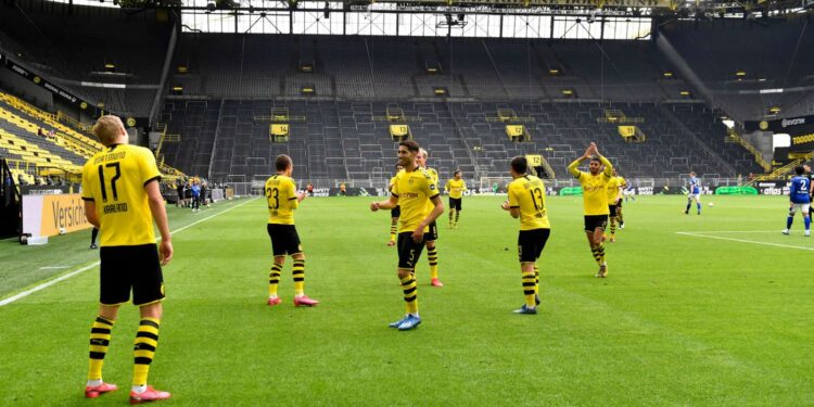 Bundesliga rifillon me spektakël, Dortmundi shkatërron Schalken (VIDEO)