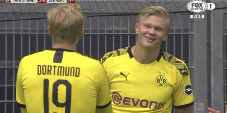 Rifillon Bundesliga, Haaland shënon super gol për Dortmundin në derbi (VIDEO)