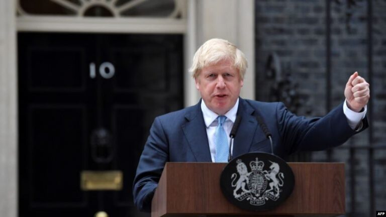 Britania javën që vjen me plan rihapjeje, drejtues i NHS: Sistemi shëndetësor i qëndrueshëm