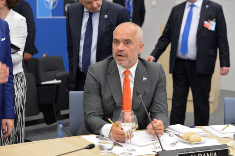 Rilindja e çoi PS në një ekstrem të djathtë. Oligarkët fitojnë miliarda, elektorati i majtë varfërohet
