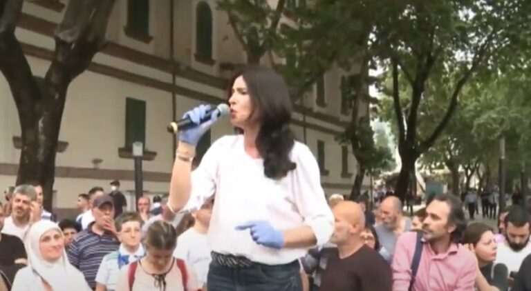 Ish-ministrja teknike: Veliaj të japë dorëheqjen bashkë me Ramën