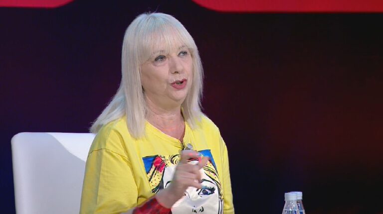 Kalaja: Mbi 20 forca RENEA të armatosur u futën në sallë, për 30 minuta u hoqën valët e telefonit