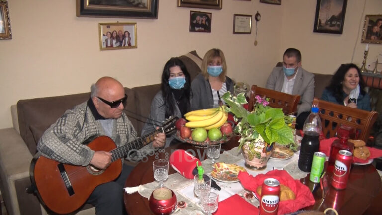 Shkodër, surprizë këngëtarit të “Lules së majit”