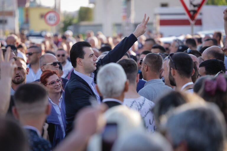 Bujar Nishani: Keqbërësit të kenë frikë! Populli ka nisur të mblidhet në çdo cep të Shqipërisë dhe nuk mund të ndalet më