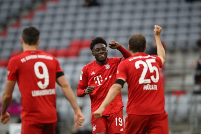 Bayerni dhuron spektakël në Bundesligë, mund me 5 gola Frankfurtin (VIDEO)