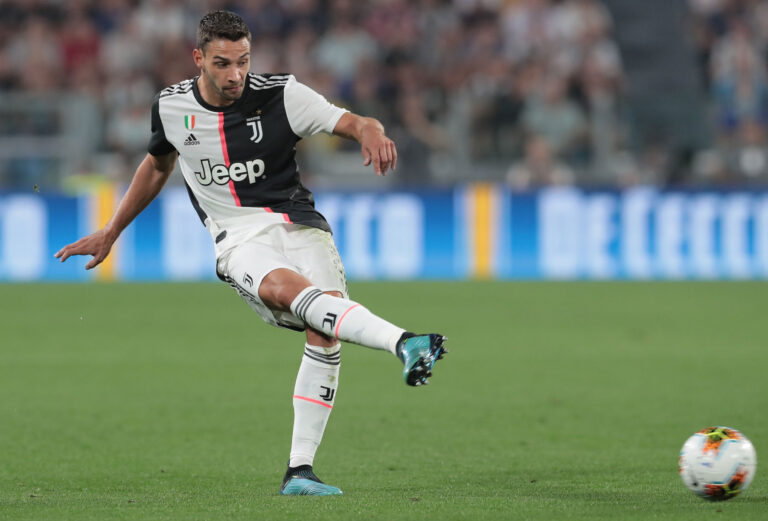 PSG ringjall interesimin për De Sciglion pas dëmtimit të Bernat