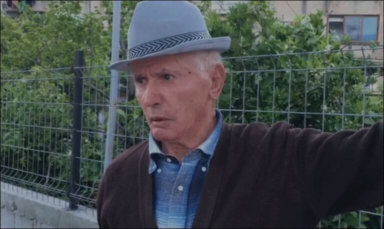 “Dëgjova krisma armësh me breshëri”, i moshuari rrëfen se çfarë ndodhi në Patos (VIDEO)