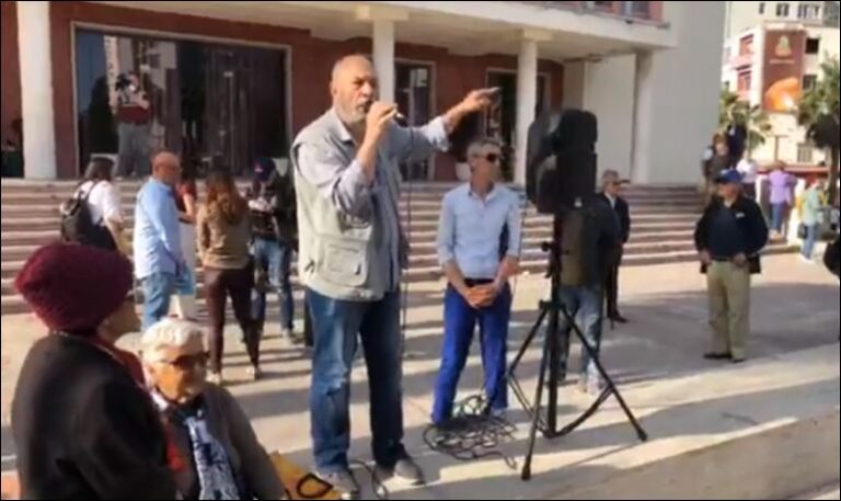 Rindërtimi i Teatrit, dhjetëra qytetarë në Durrës firmosin peticionin, Budina: Mos kini më frikë!