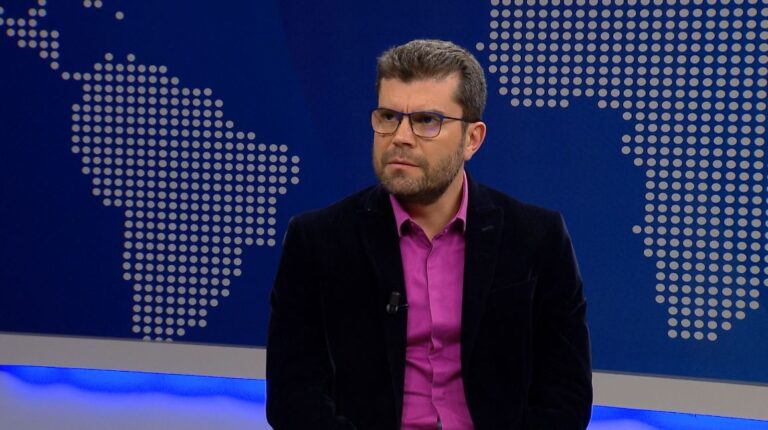 Pedagogu Ermal Hasimja: Prostitutat e shesin trupin më shtrenjtë se shqiptarët votën