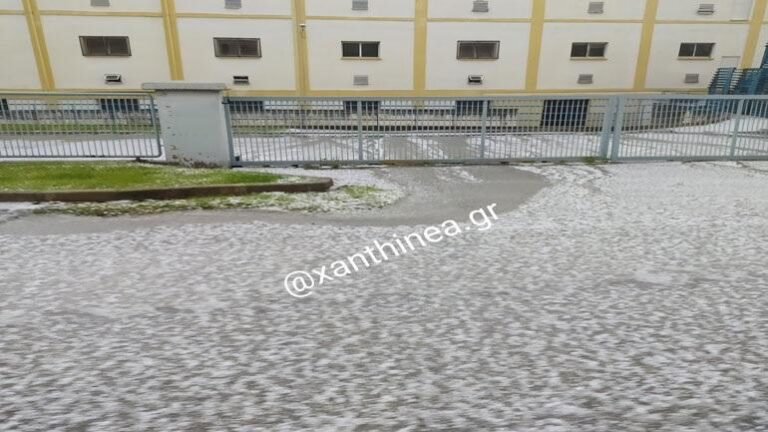 VIDEO/ “Çmendet” moti në Greqi, reshje të forta shiu, breshëri mbulon rrugën
