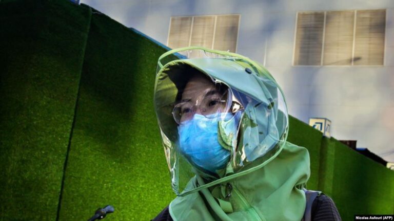 Luftë deklaratash për origjinën e COVID 19/ Kina mbrohet: Disa amerikanë ishin infektuar para se të konfirmohej rasti i parë në Wuhan