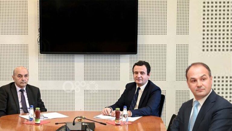 Hoxhaj: Mustafës dhe Kurtit ju deshën 5 muaj negociata për krijimin e qeverisë dhe 50 ditë për prishjen e saj
