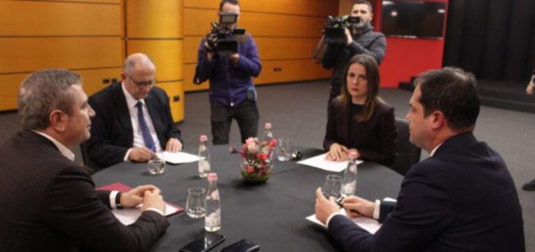 Kuvendi “sposton” tryezën e Këshillit Politik për Reformën Zgjedhore, ja ora kur do mbahet