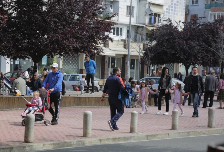 Lehtësimet që nisin nga sot: Riatdhesimet, shtim i zonave të gjelbra dhe shërbimi taksi ndërqytetës