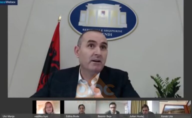 VIDEO/  “Mi kap pak shalet”, cfarë s’u pa gjate mbledhjeve online të deputetëve