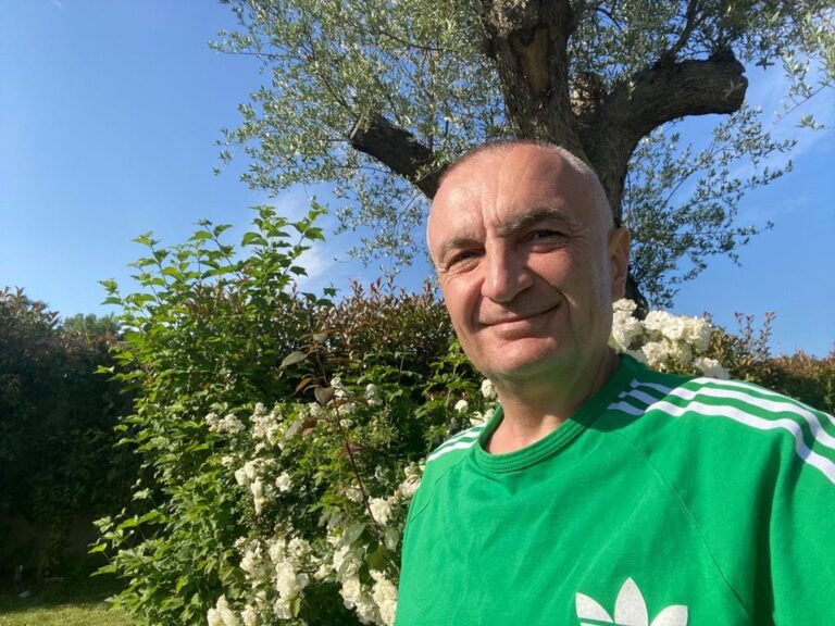 “Relaks dhe reflektim”, presidenti Meta e kalon fundjavën në Vishnje