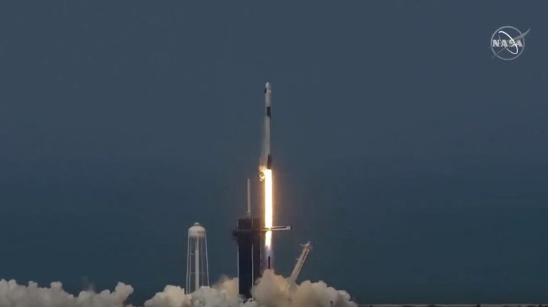 Pas 9 vitesh pauzë, NASA nis anijen kozmike në hapësirë (VIDEO)