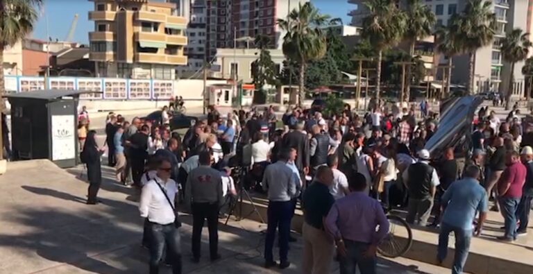 Rama vijon raprezaljet – Procedohen Robert Budina dhe Ferdinand Xhaferri se protestuan në Durrës