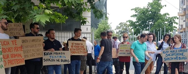 Dalin para Gjykatës 7 të arrestuarit në protestën për Teatrin, aktivistët bëjnë lëvizjen urgjente