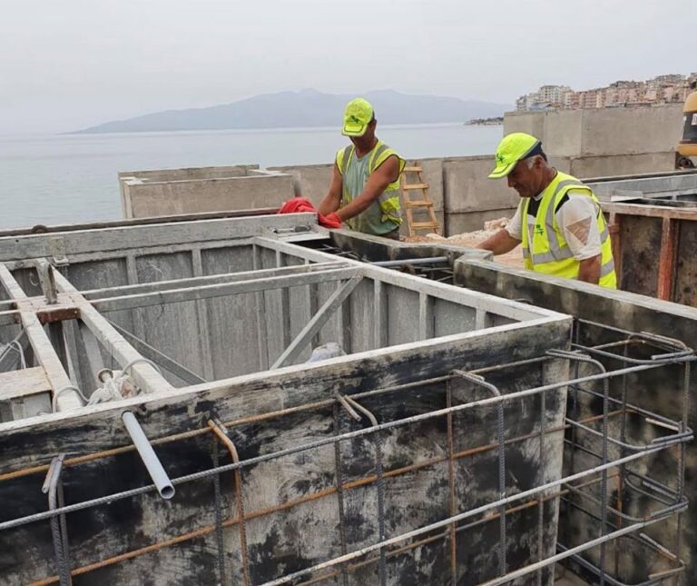 Rama: Gur-gur, bëhet mur. Ja ku po punohet pa pushim